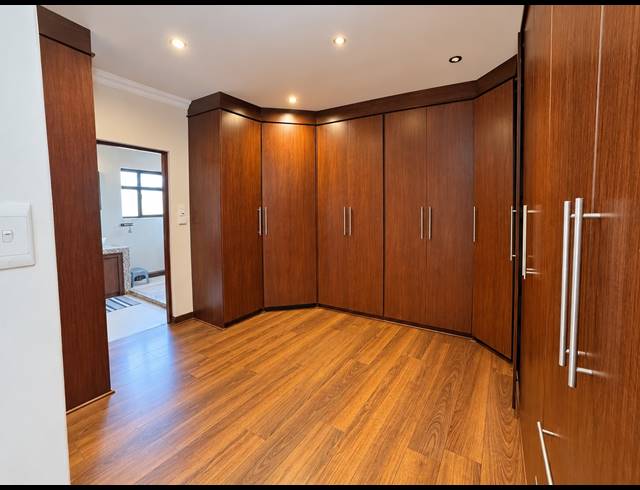 5 BEDROOM HOUSE FOR SALE IN BEN FLEUR